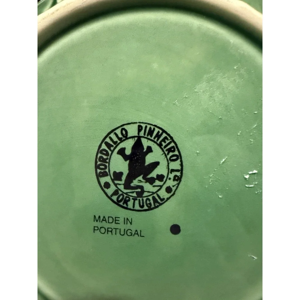 Bordallo Pinheiro Green Vine Leaf Teapot Portugal 6.5